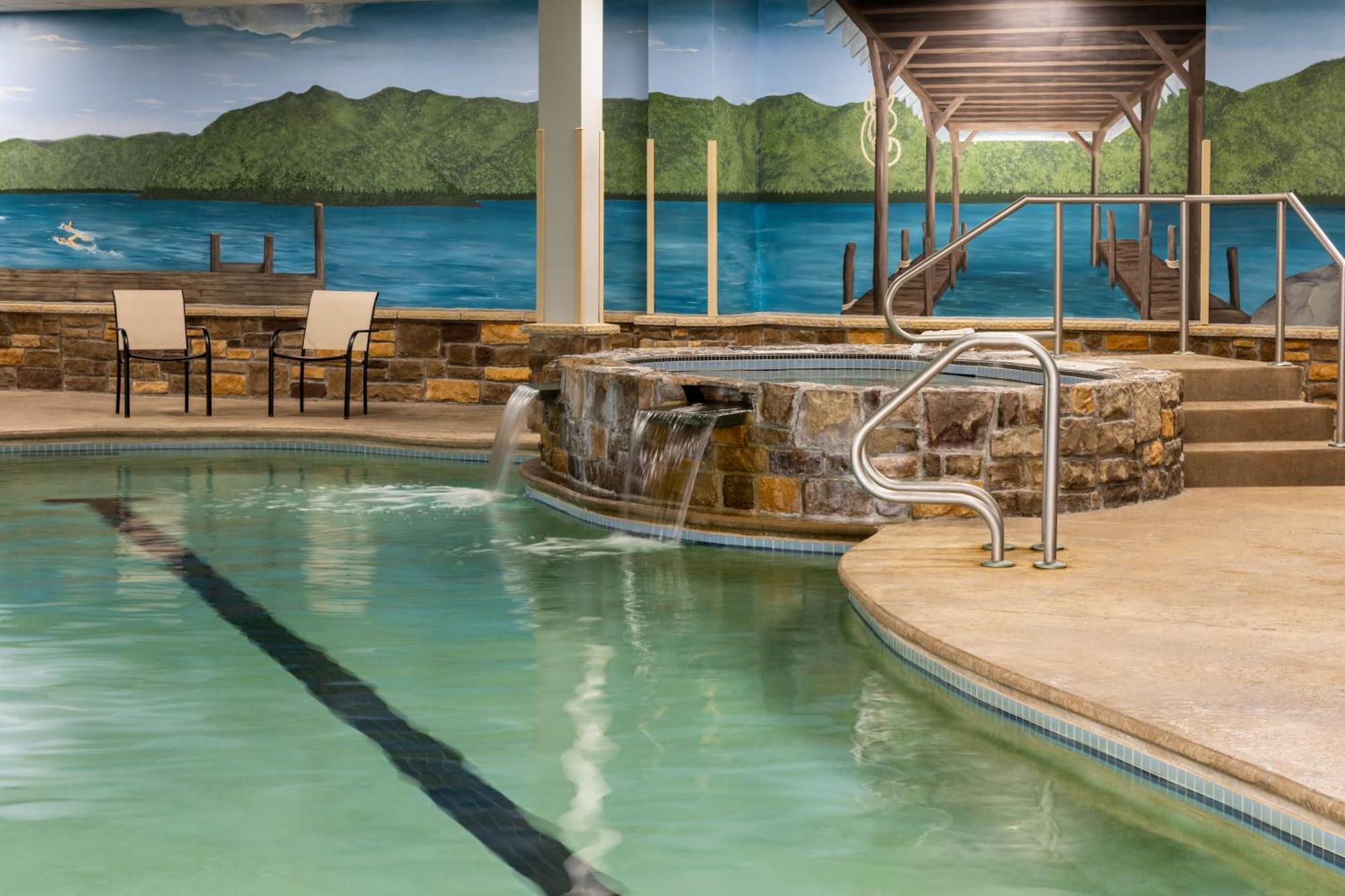 La Quinta Inn & Suites By Wyndham بحيرة جورج المظهر الخارجي الصورة