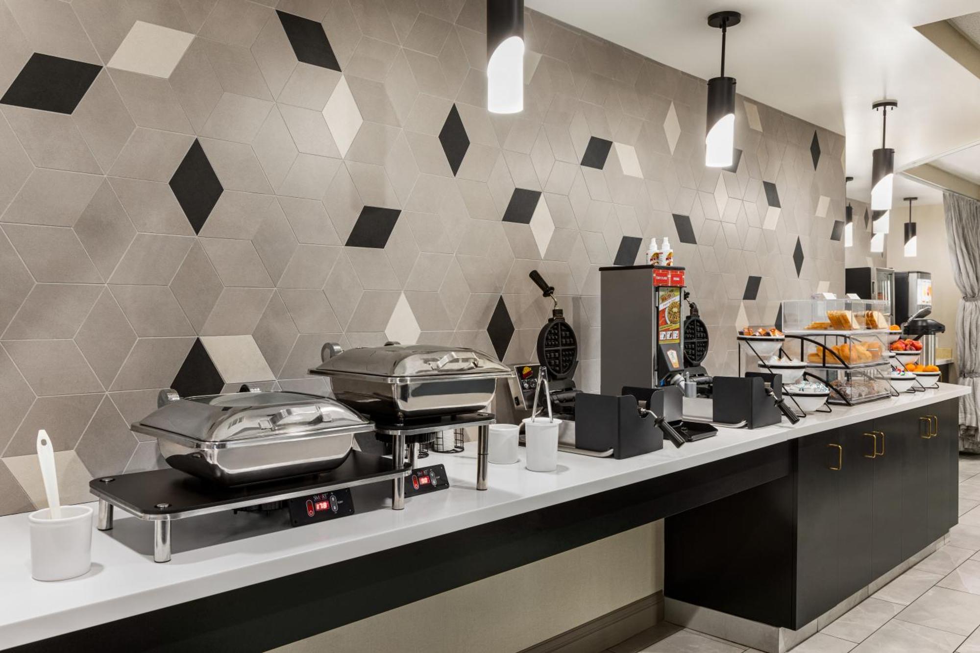 La Quinta Inn & Suites By Wyndham بحيرة جورج المظهر الخارجي الصورة