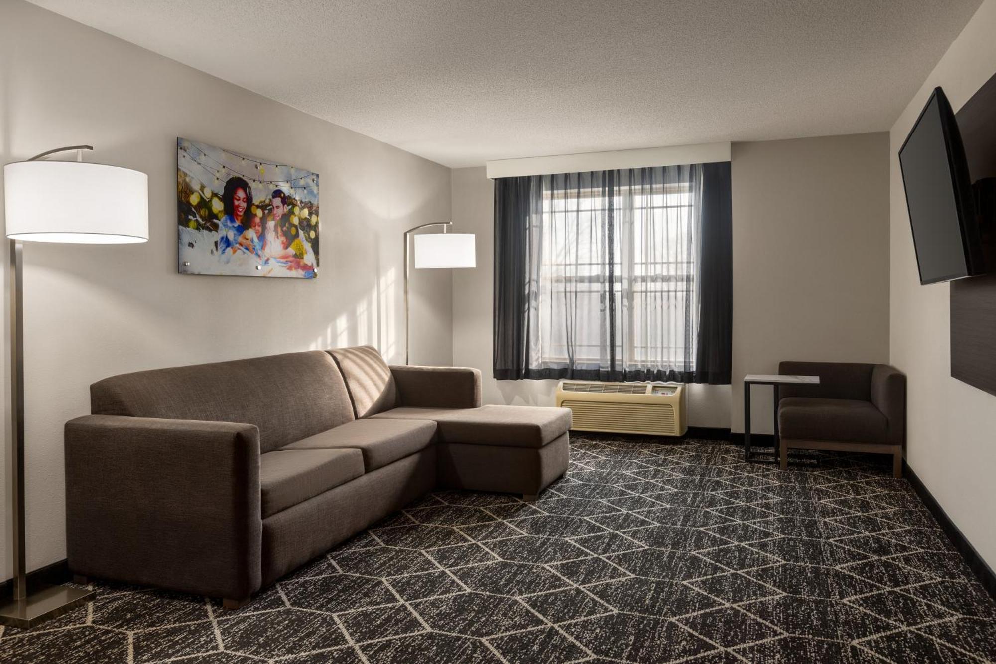 La Quinta Inn & Suites By Wyndham بحيرة جورج المظهر الخارجي الصورة