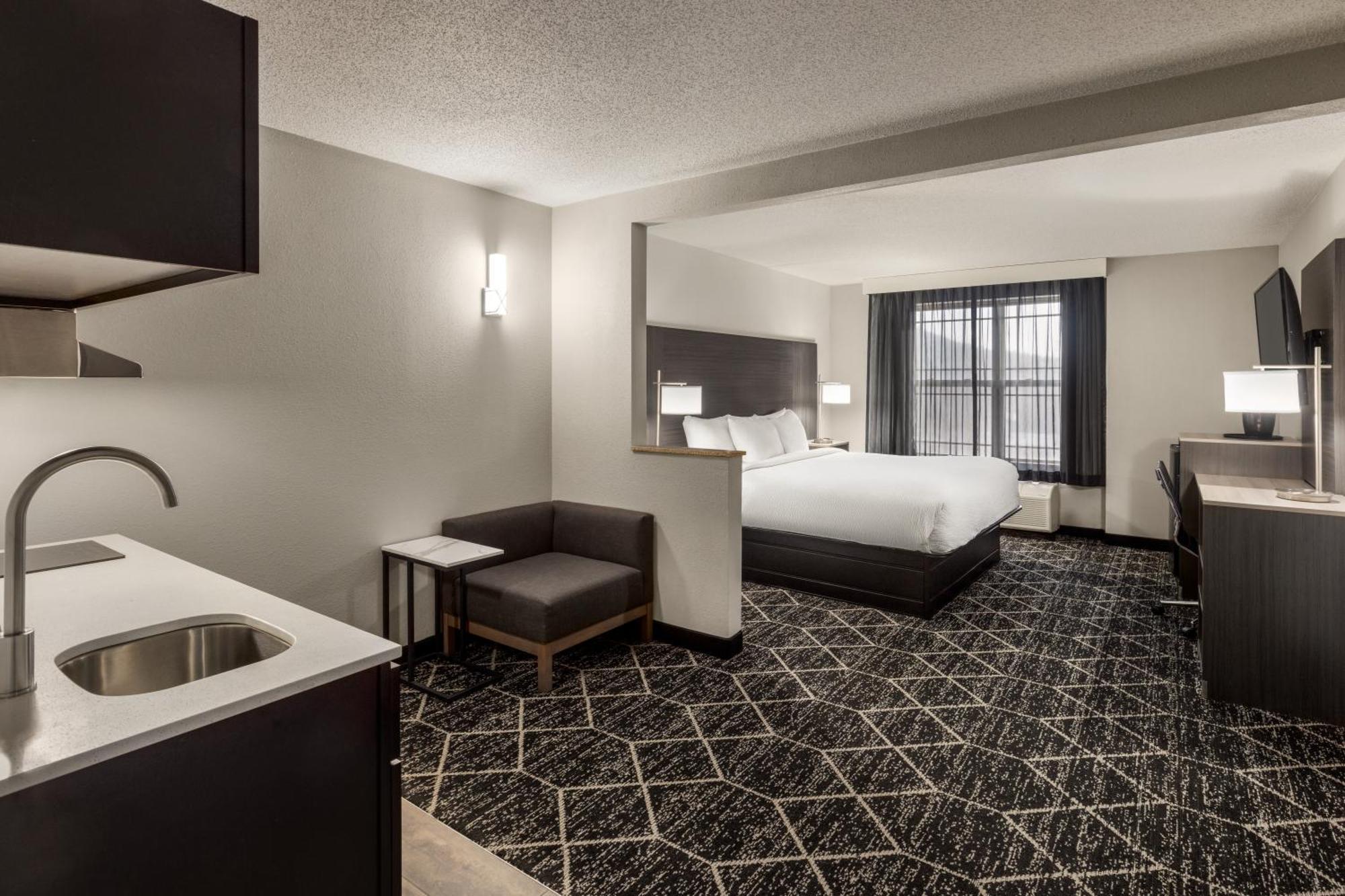 La Quinta Inn & Suites By Wyndham بحيرة جورج المظهر الخارجي الصورة