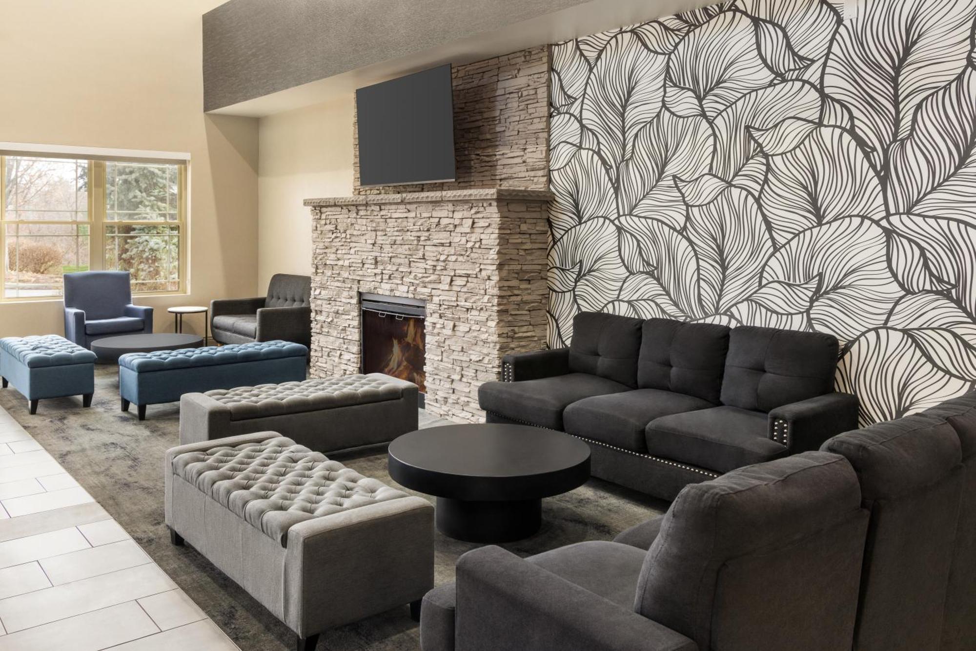 La Quinta Inn & Suites By Wyndham بحيرة جورج المظهر الخارجي الصورة