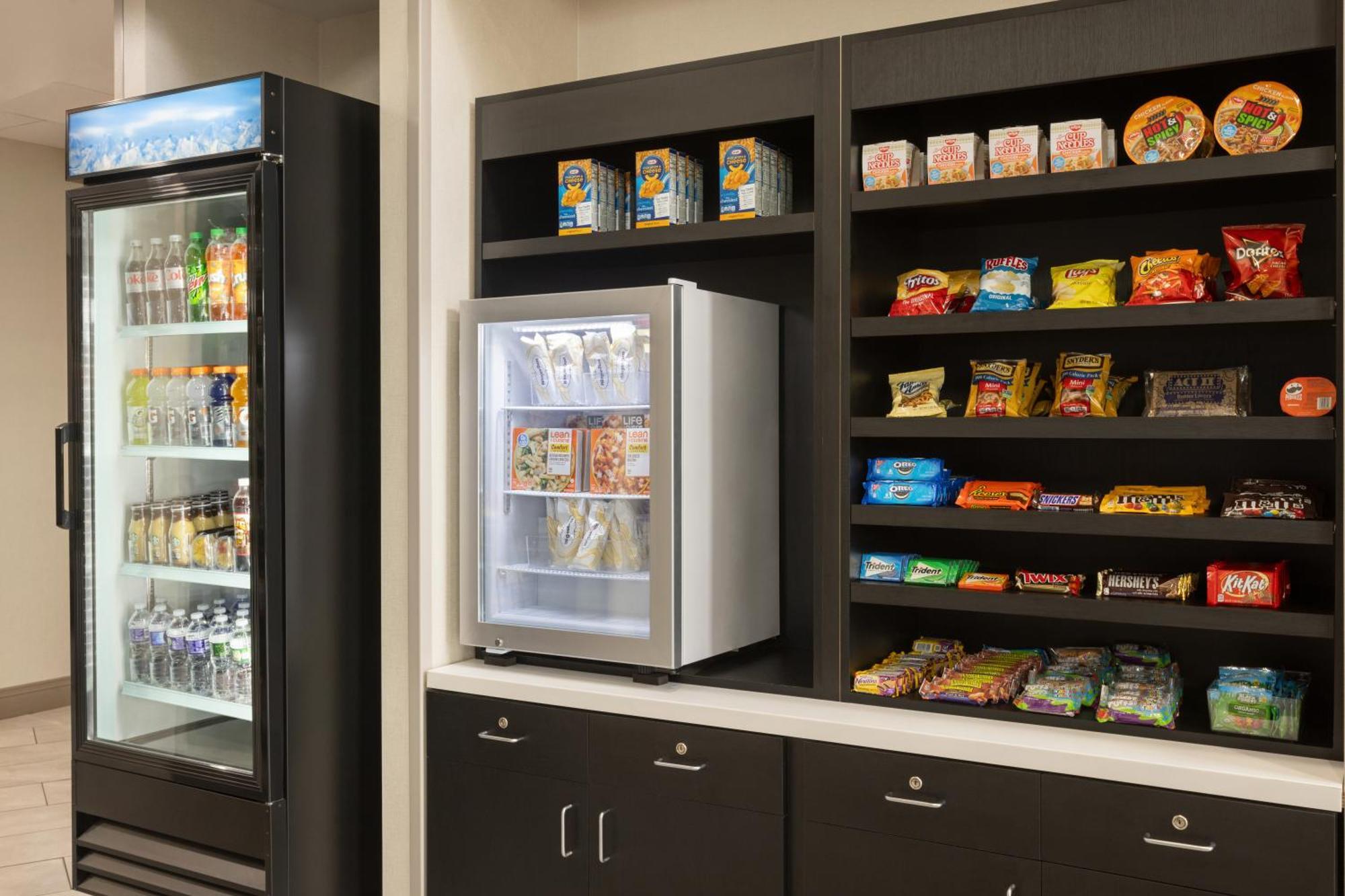 La Quinta Inn & Suites By Wyndham بحيرة جورج المظهر الخارجي الصورة