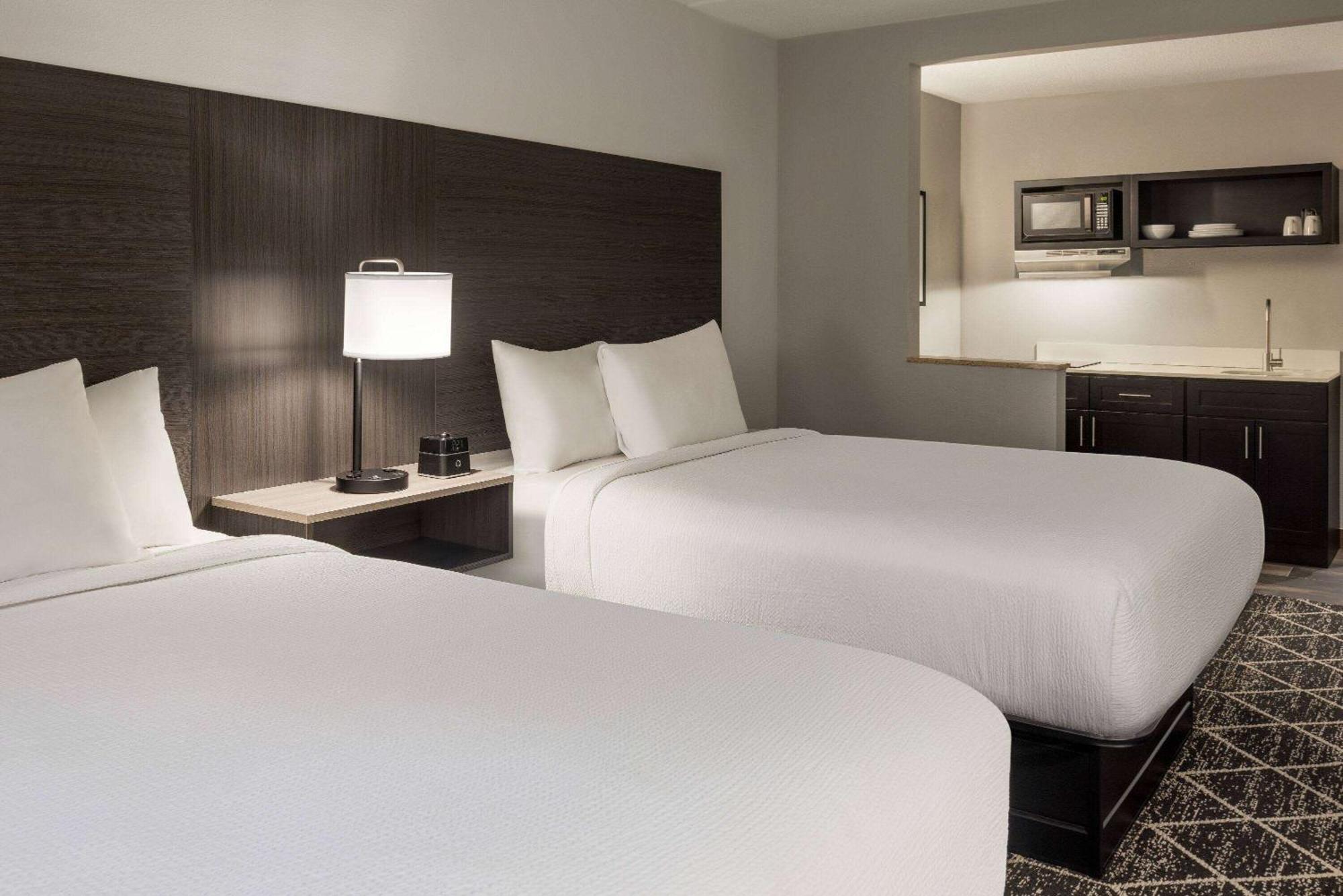 La Quinta Inn & Suites By Wyndham بحيرة جورج المظهر الخارجي الصورة
